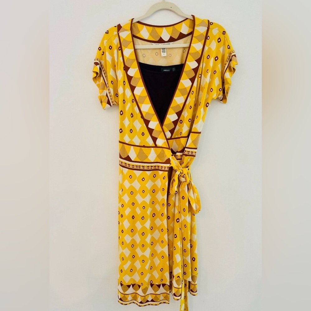 Diane Von Furstenberg Yellow Puff Sleeve Wrap Sundress. Sz 8